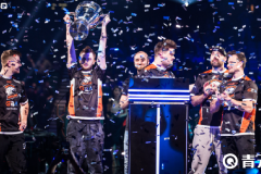 CN德比内战！BLG 2-1力克EDG，拿下关键组内胜利